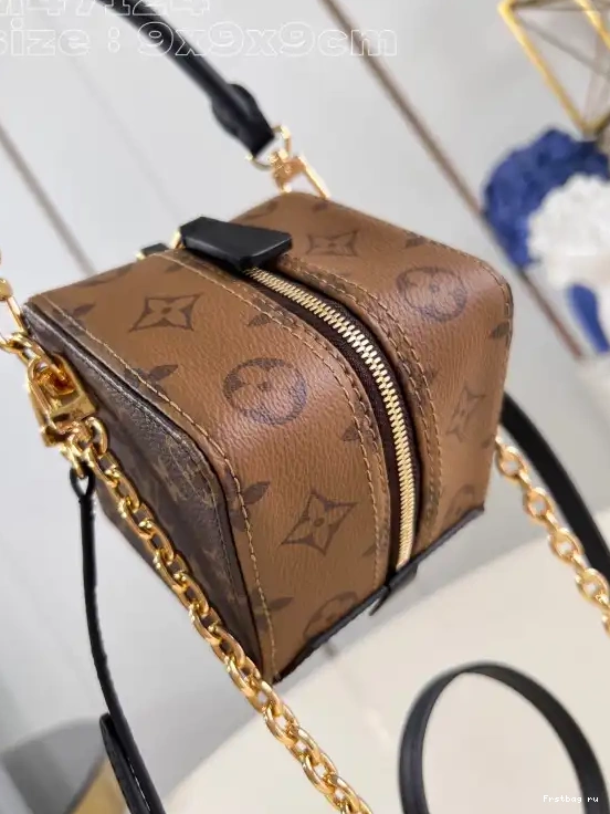 First bag ru Dice LOUIS VUITTON bag-9.5*9.5*9.5CM 0701